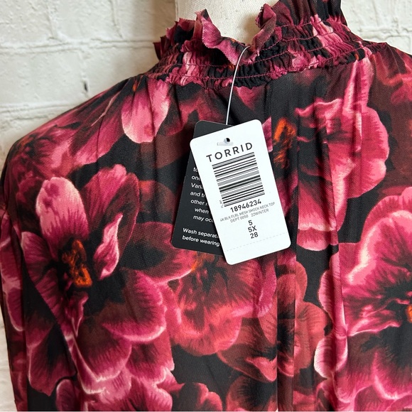 Torrid NWT Floral Mesh Blouse 5X - Picture 7 of 7
